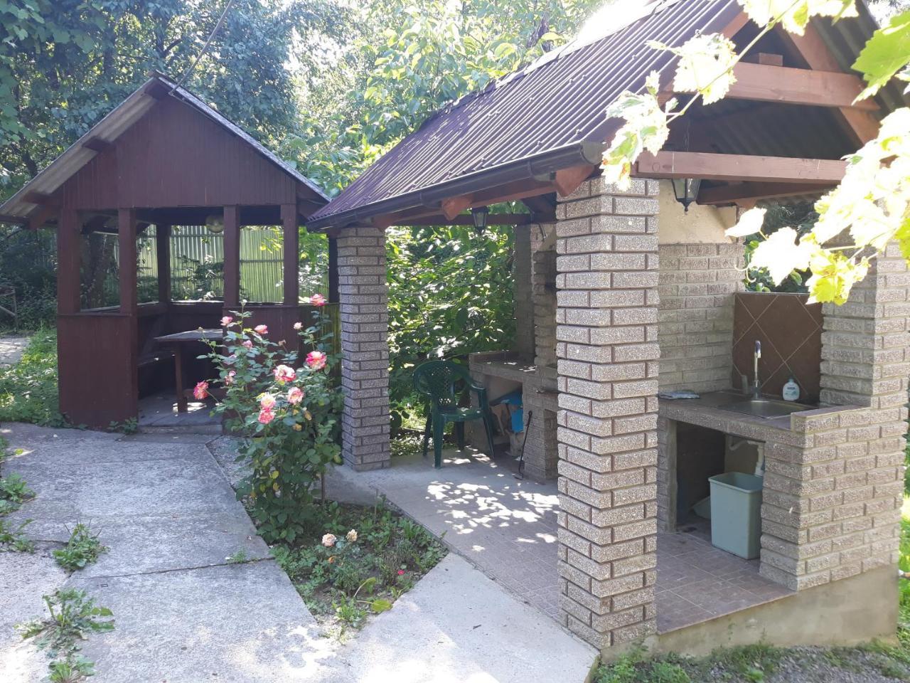 Котедж "Лісовий Затишок" Glubokoye ภายนอก รูปภาพ